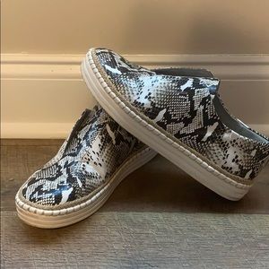 Snakeskin slip-on shoes